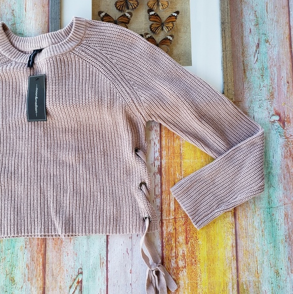 NWT Moon & Madison Blush Cropped Lace Up Sweater L - Picture 3 of 7
